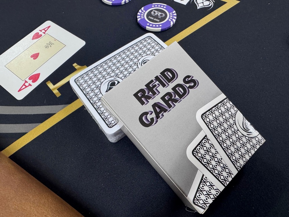 CARTE DA GIOCO PTW RFID IN 100% PVC - FINAL TABLE