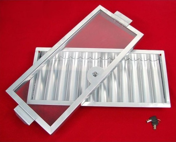 GETTONIERA IN FERRO CON CHIUSURA